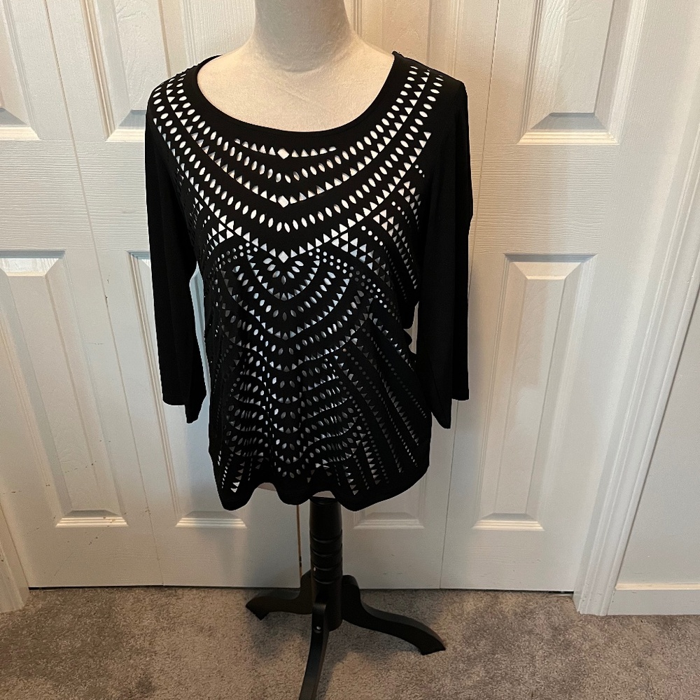 Chicos size M top